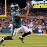 Gridiron Grit: Eagles Soar in Defensive Duel at Lambeau