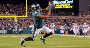 Gridiron Grit: Eagles Soar in Defensive Duel at Lambeau