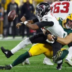A Quarterback’s Return That Silenced Doubters at Lambeau Field